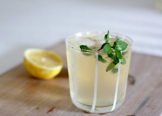 lemon-ginger-mint-drink-550x394